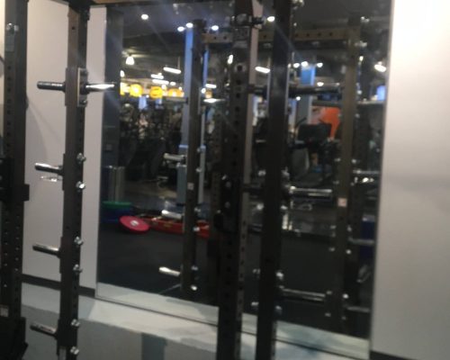 new mirror installer